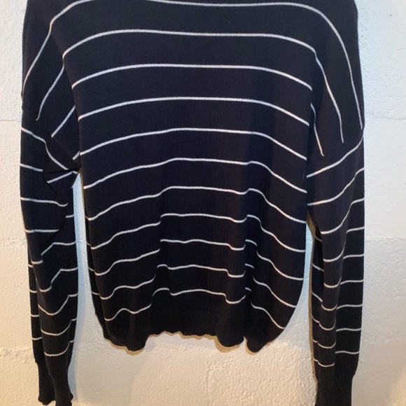 Brandy Jessica Sweater - Picture 4 of 4